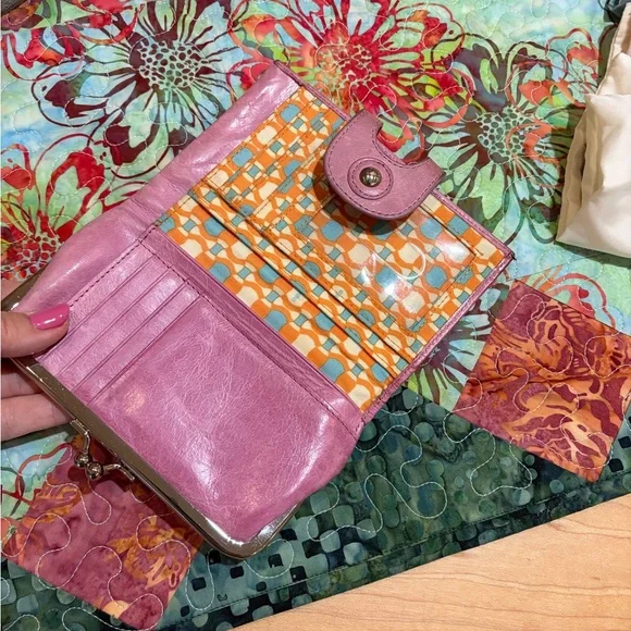 HOBO Lavender Clutch - Picture 2 of 5
